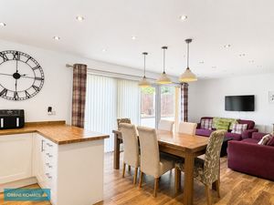 Family Room- click for photo gallery